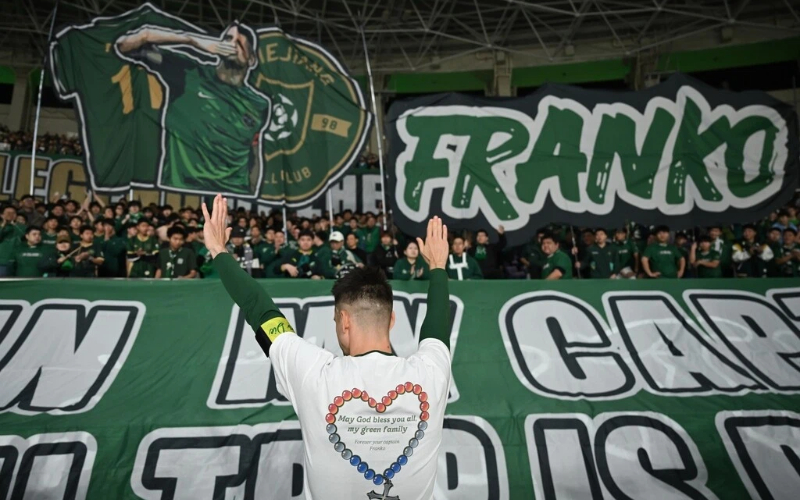 Zhejiang FC fans bid emotional farewell to Franko