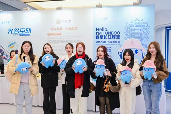 Thai students embark on study tour in OVC