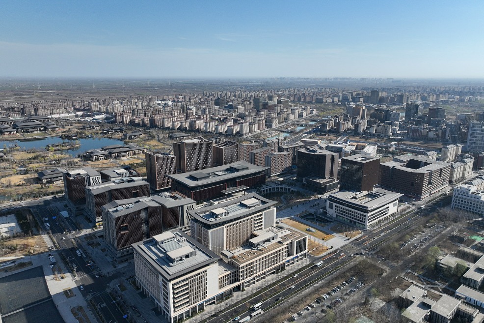 Non-capital function relocation fuels Xiong'an's rapid growth