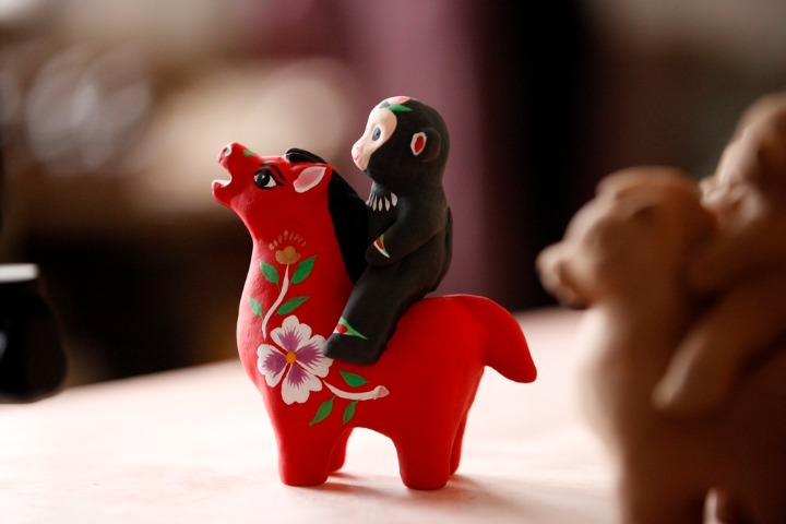 Crafting horses for the New Year: Intangible heritage welcomes the Year of the Horse