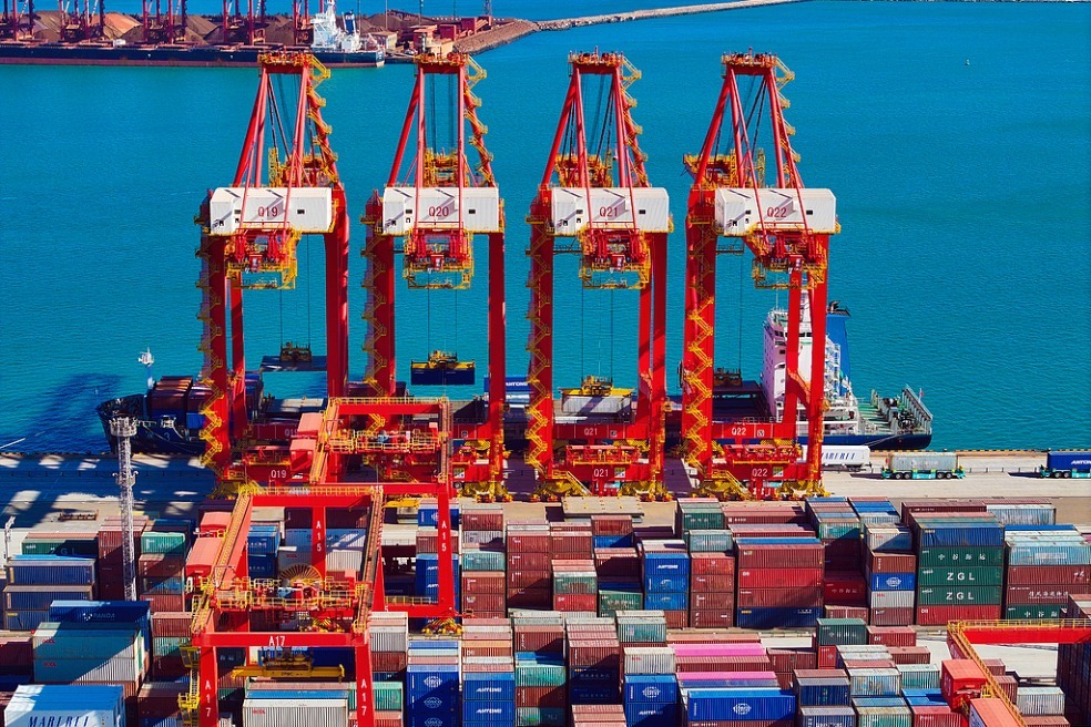 Manufacturing in China spurs global growth