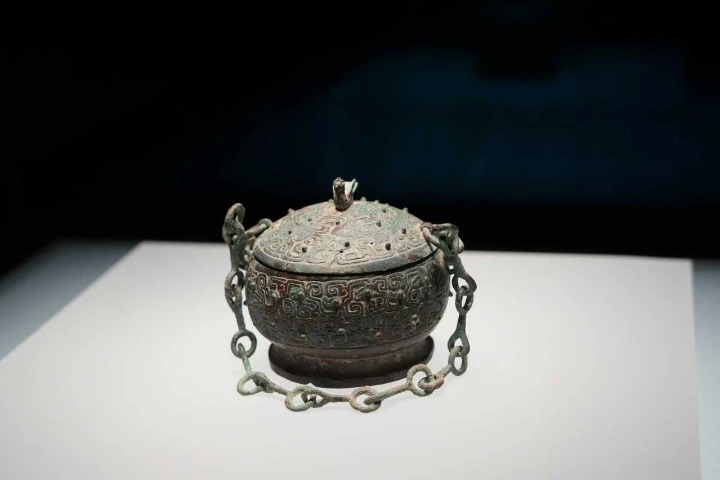 Exquisite bronze cosmetic box from 3,000 years ago