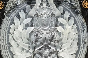 A journey into Weng Zhuhong's crystal art in Hangzhou