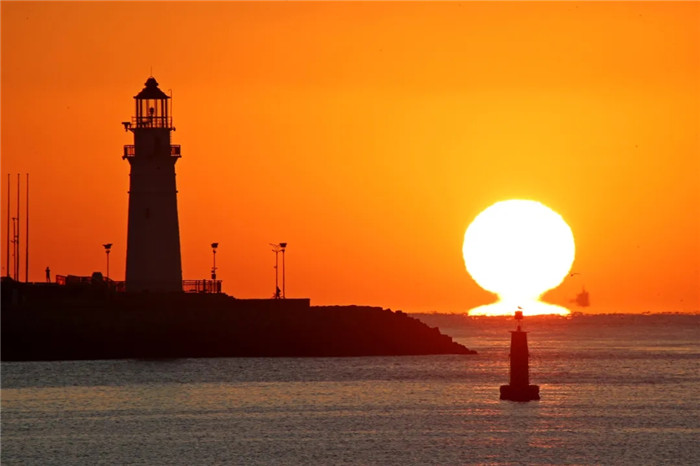 Chasing Qingdao's winter sunrises