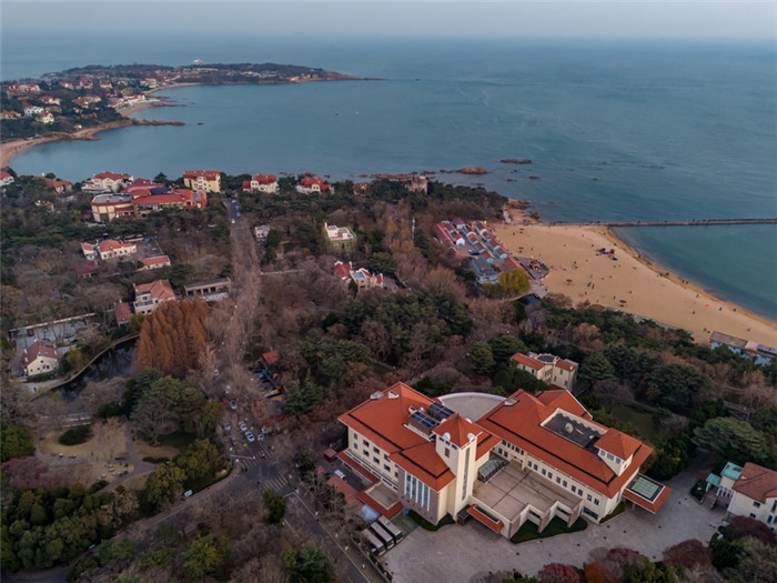 Bird's-eye view of Qingdao's Badaguan in winter