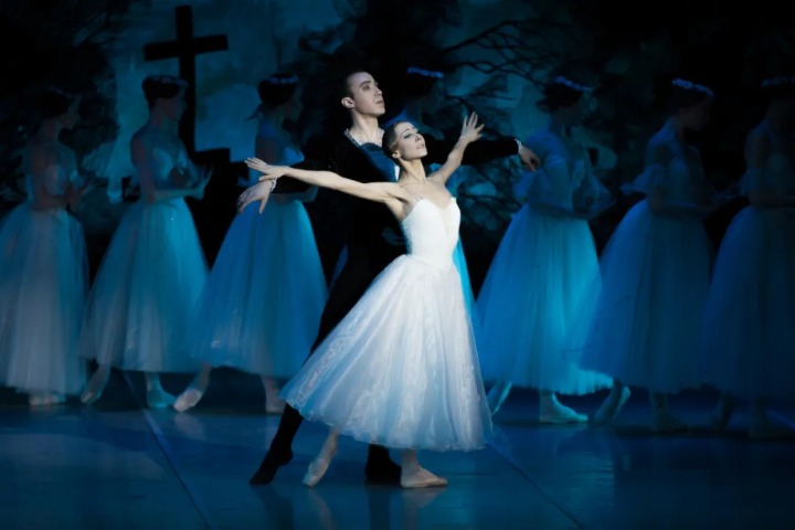 Giselle comes to the stage in Chongqing