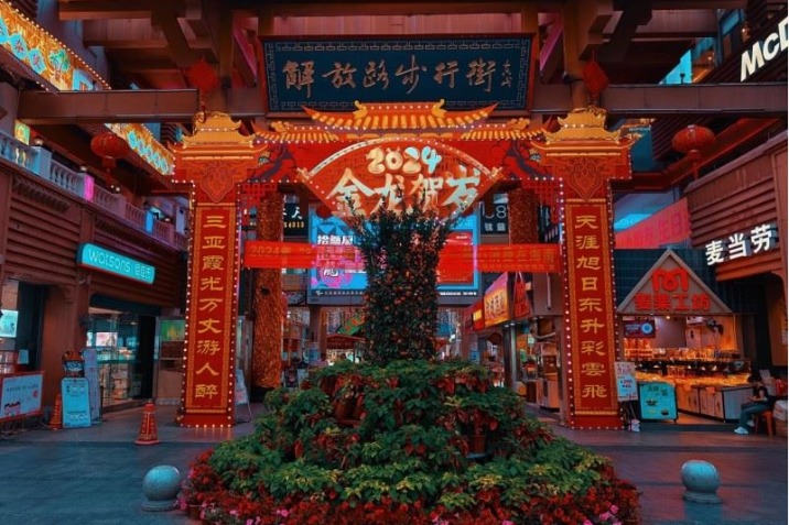 Everyday shopping in Sanya