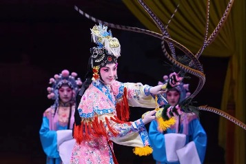 Xishi reimagined on the Peking Opera stage