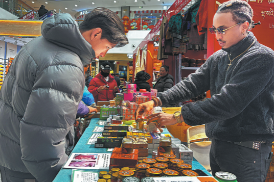 Lhasa GDP tops 100b yuan for first time ever