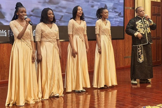 Overseas students celebrate Spring Festival early in Nantong