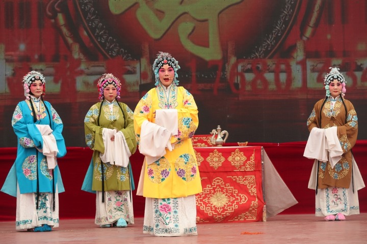 Anhui welcomes the Chinese New Year with traditional opera celebrations