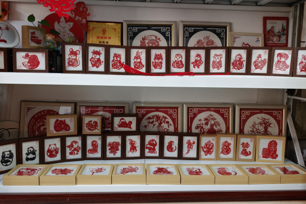 Tai'an paper-cutting bridges Spring Festival traditions with South Korea