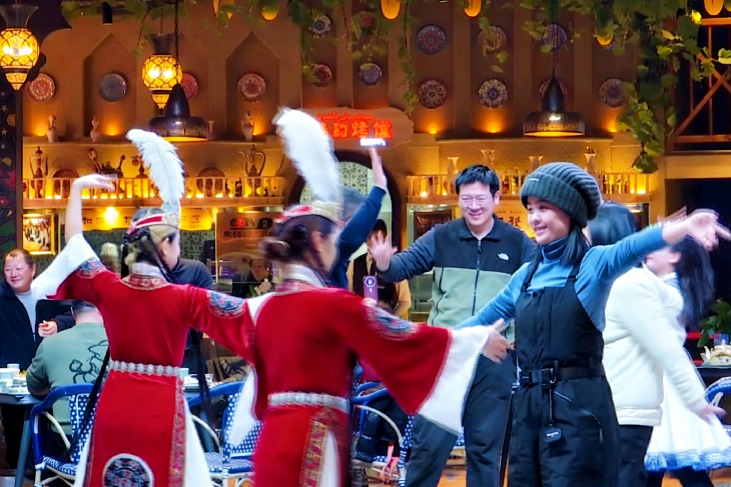 Xinjiang's Changji welcomes visitors with festive Spring Festival flavors