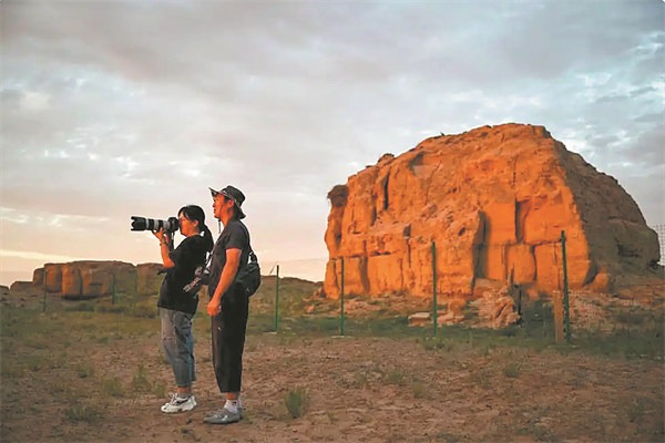 Couple turns 100,000 Great Wall photographs into actionable protection