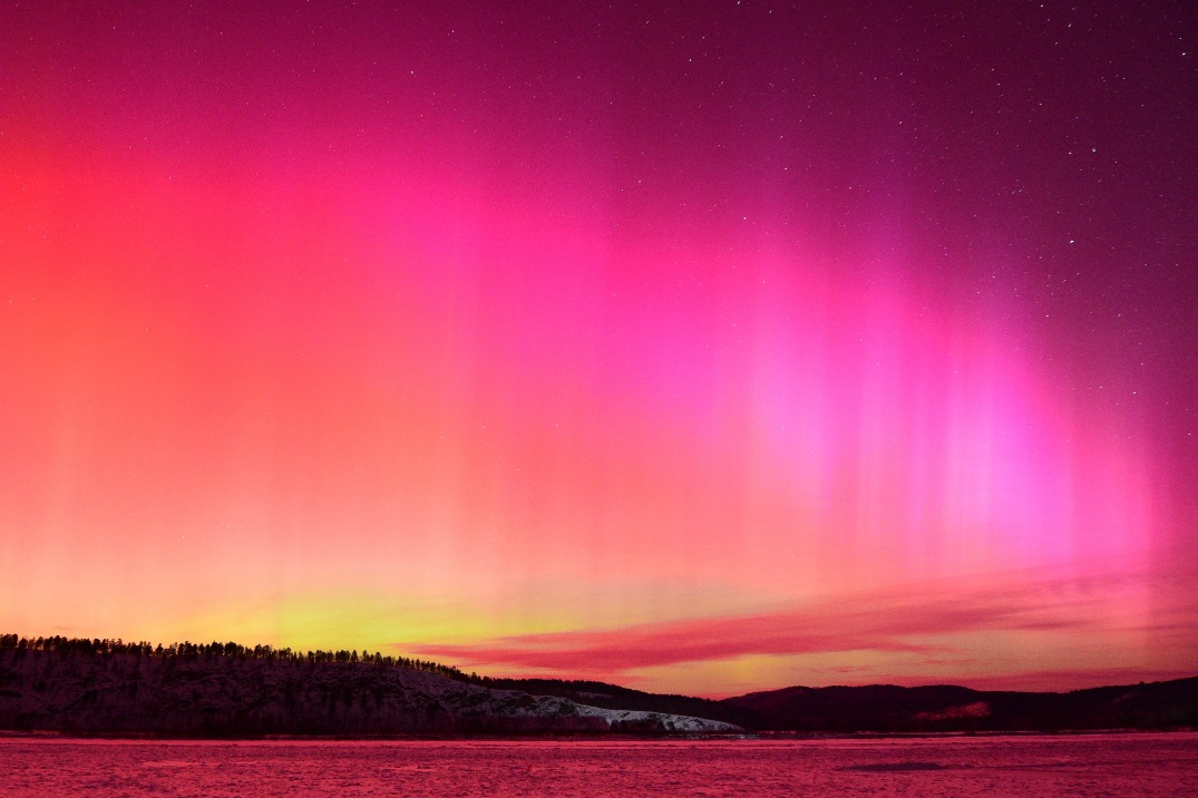 Aurora dazzles night skies across northern China