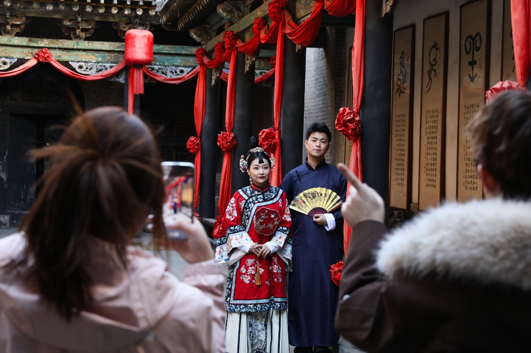 Tourists flock to Zhaoyu Ancient City in Shanxi for Spring Festival