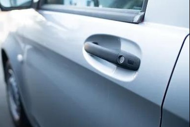 China tightens vehicle safety rules with new door handle standard