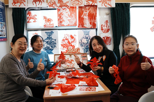 Fair on rails delights Spring Festival travelers