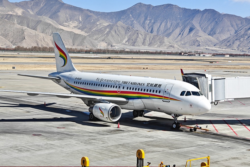 Xizang's annual air passengers top 8 million for first time
