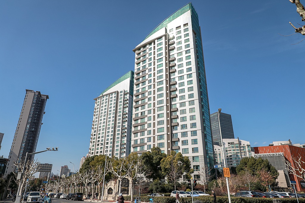 Shanghai eases residency requirements for homebuyers