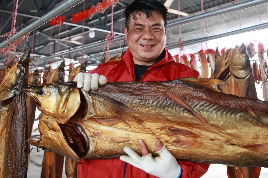 Hunan's smoked fish and meat arrive in time for Spring Festival