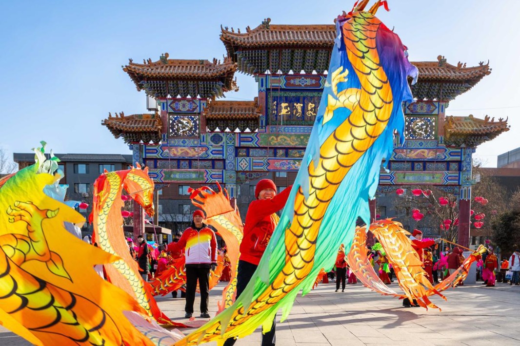Hohhot hosts contemporary Spring Festival temple fair