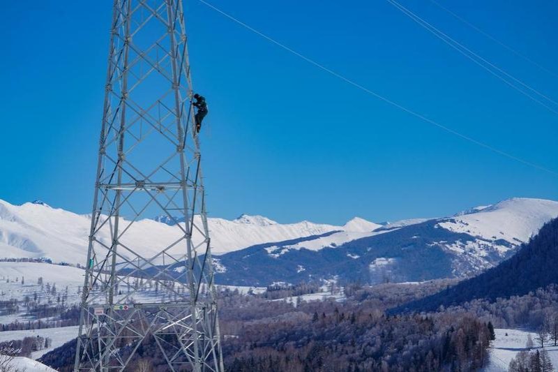 Xinjiang Story: Powering up Xinjiang's winter boom