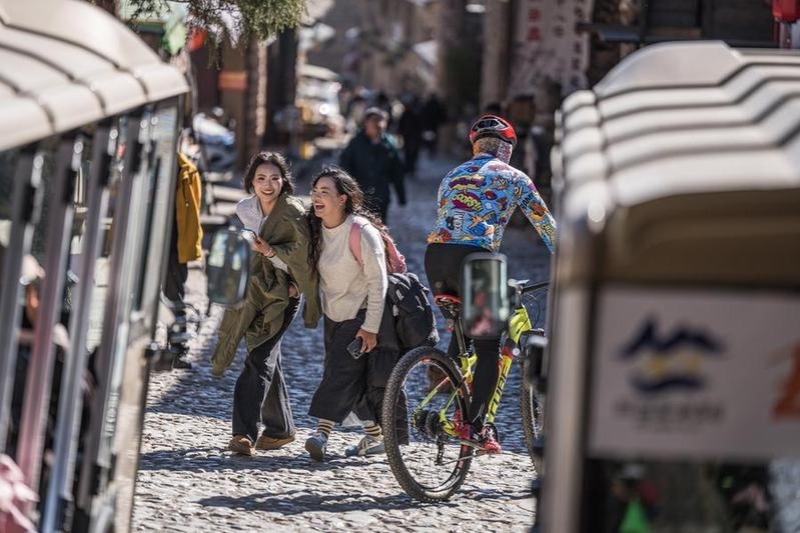 Foreign diplomats hail Yunnan's opening-up efforts