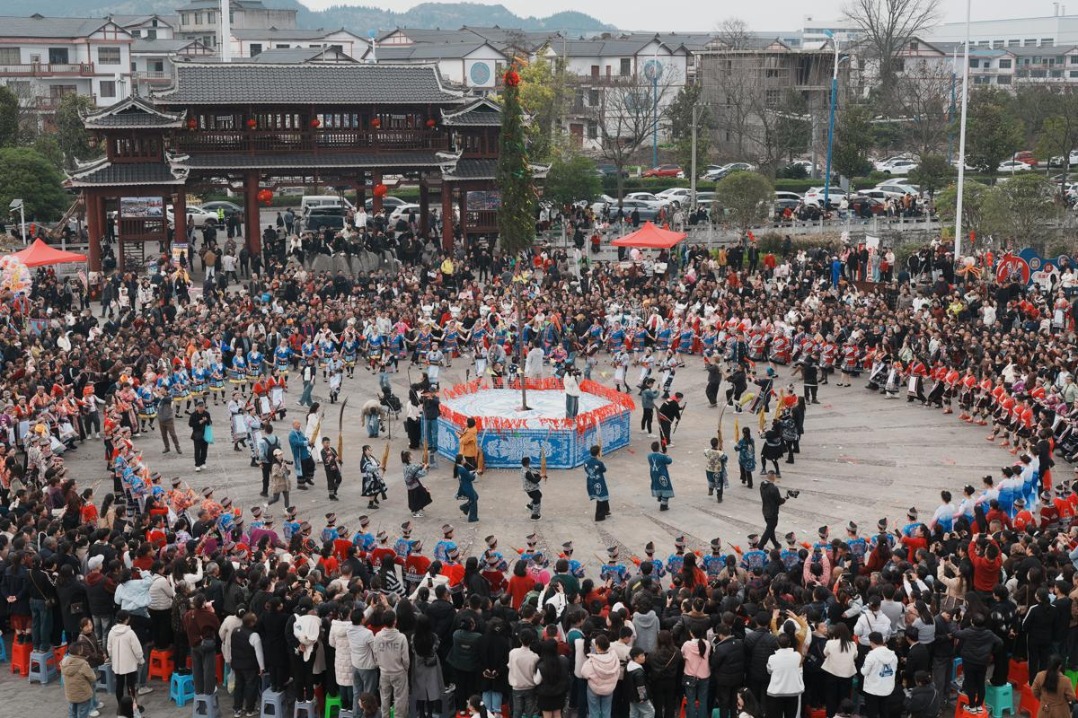 Miao ethnic group celebrates Tiaohua Festival in Guizhou