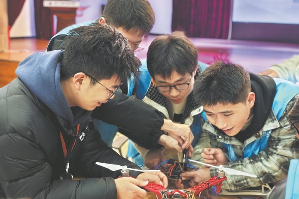 Sino-Thai youth deepen ties through study tour