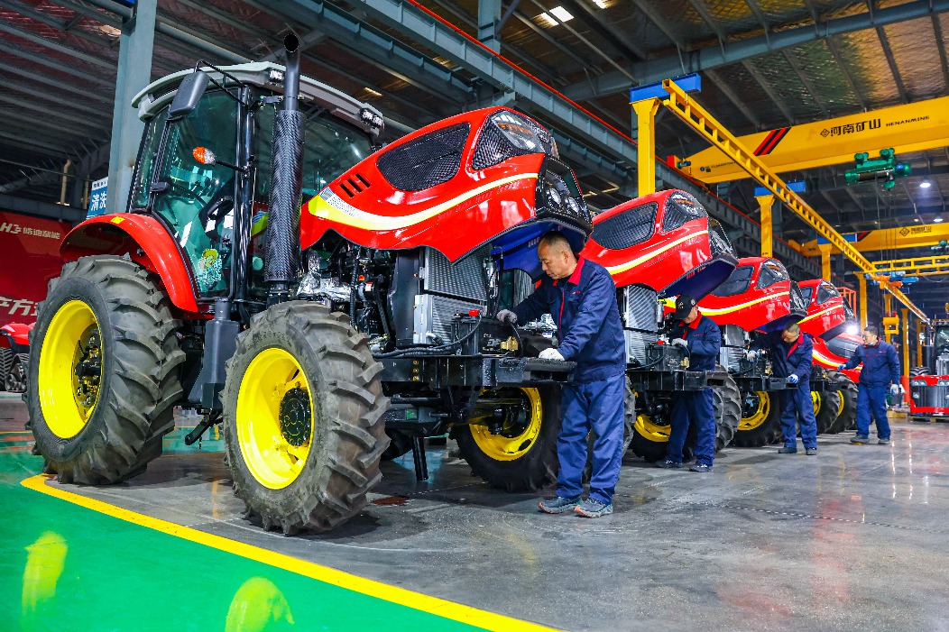 China's GDP surpasses 140t yuan for the first time