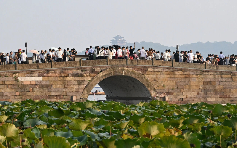 Zhejiang tourism revenue tops 1.22 trillion yuan in 2025