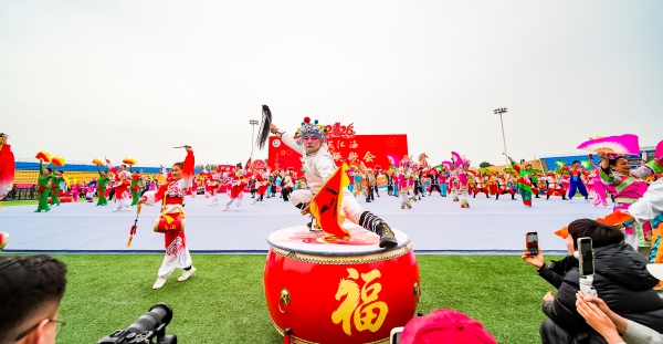 A vibrant celebration of yangko dance kicks off in Yantai's Haiyang