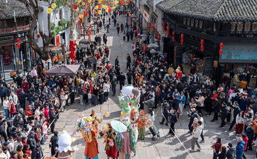 Quzhou sees tourism boom during Spring Festival holiday