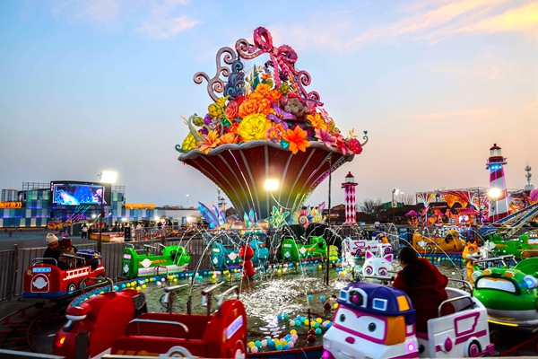 Spring Festival festivities ignite Qingdao WCNA