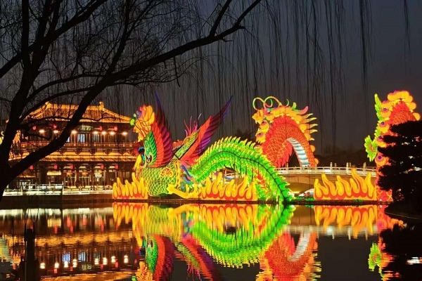 Xi'an landmarks offer Spring Festival feast