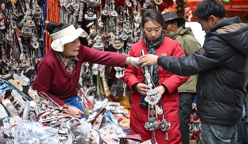 Festive spirit fills Lhasa as markets buzz