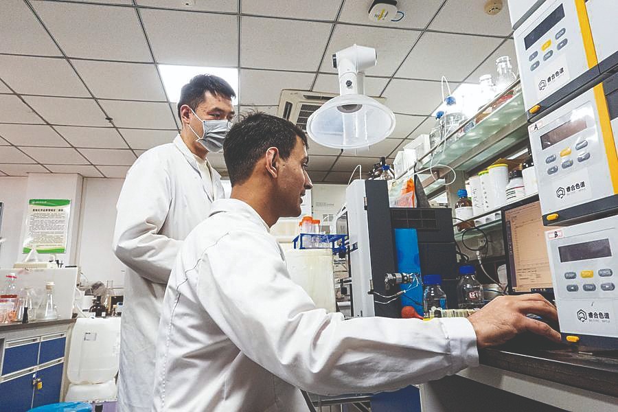 Pakistani researcher drawn to China's fast-growing biotech sector