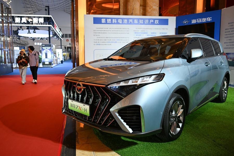 China targets 100,000 fuel cell vehicles by 2030