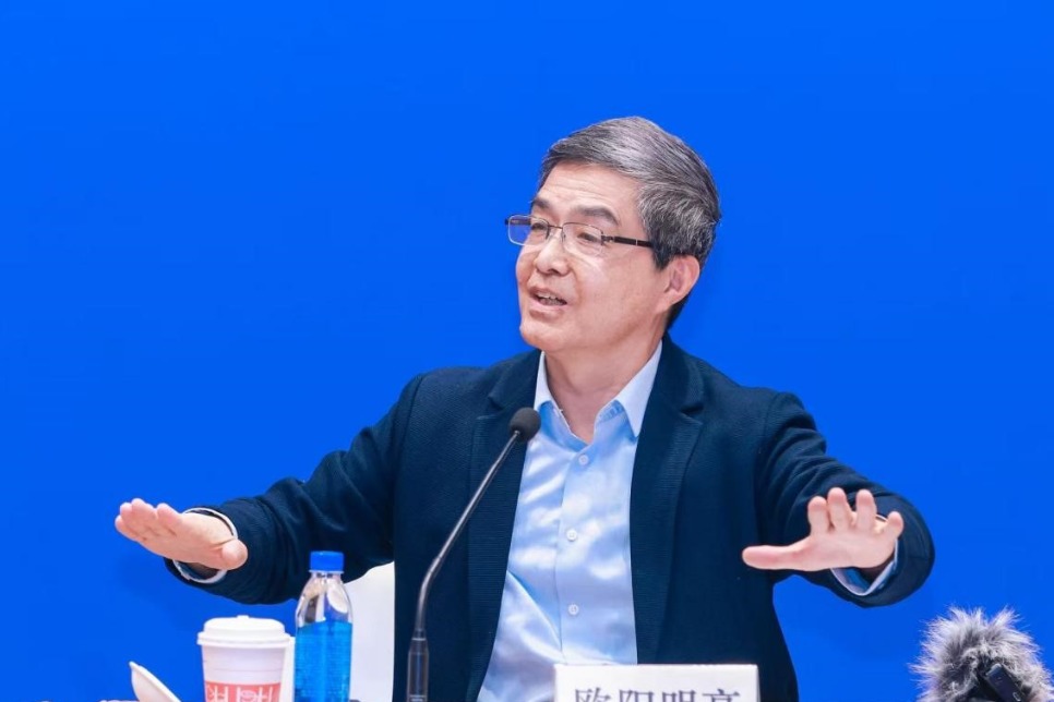 China's solid-state battery rollout to take years, says leading expert