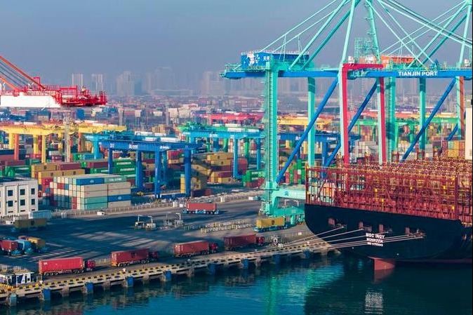 China's foreign trade rises 18.3% in first two months