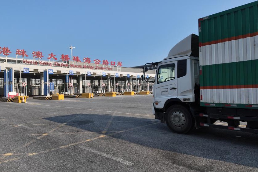 Zhuhai port processes 2 million daily e-commerce packages for export