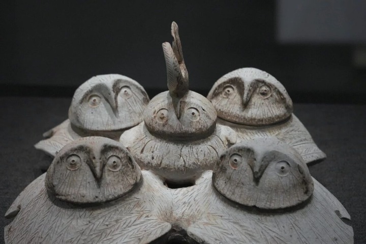 Discovering intriguing artifacts at Hangzhou exhibition