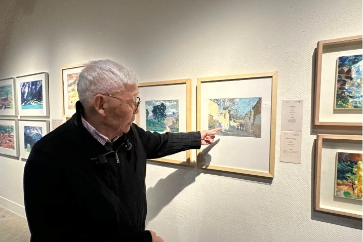 Wuhan exhibition sparks a two-generation artistic dialogue