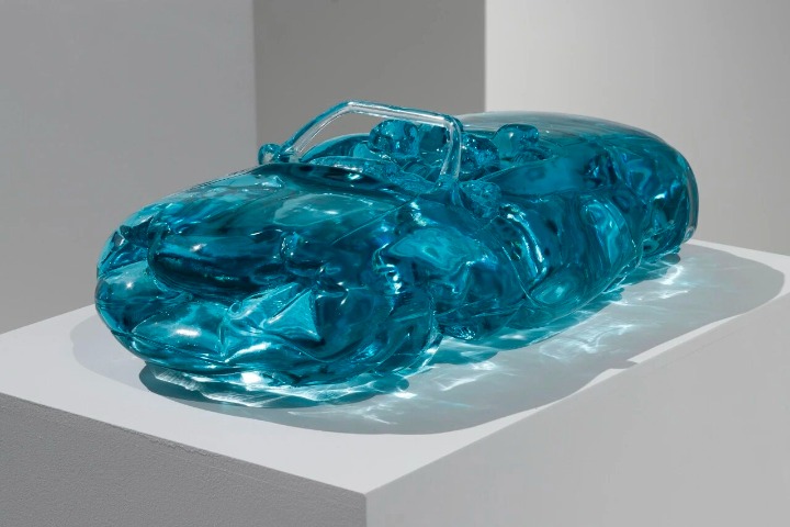 Fragile glass meets bold artistic imagination at Beijing exhibition
