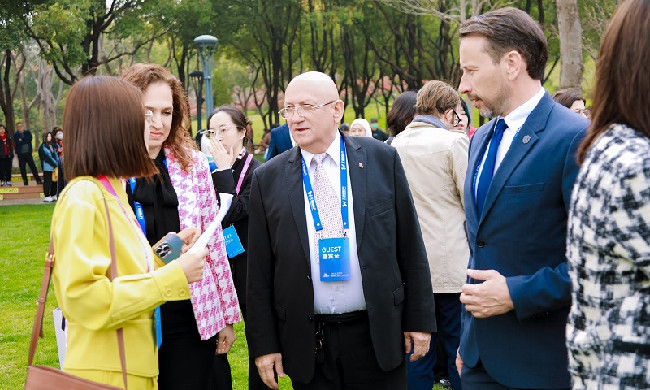 Wuxi invites the world to enhance business ties