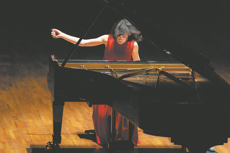 Pianist brings Field and Beethoven to China