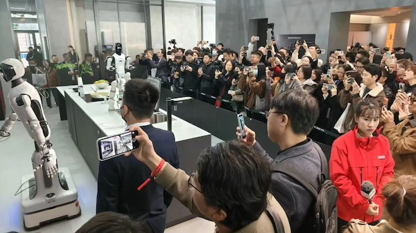 Ningbo pioneers smart home living with robot chefs
