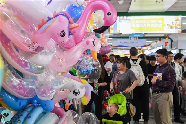 Yiwu becomes Qingming Festival 'shopping tourism' hub