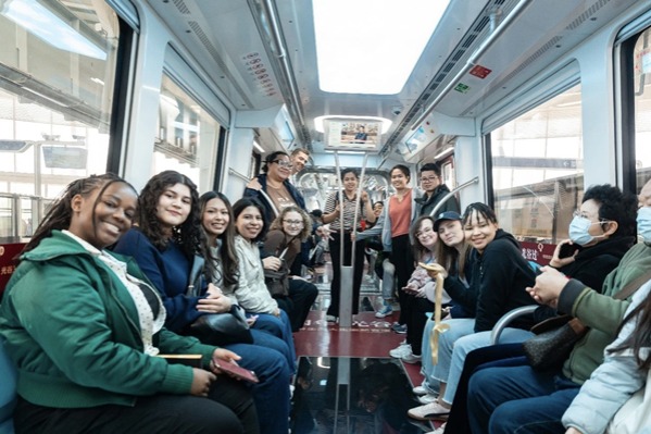American youths experience unique charm of Wuhan